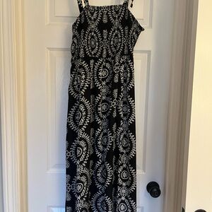 Elegant Black and White Patterned Dress